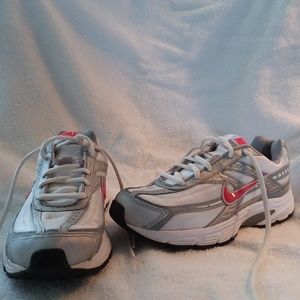 Nike Womens White Pink Swoosh Running Shoes Size 7